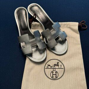 Hermes Oasis Sandal - Silver